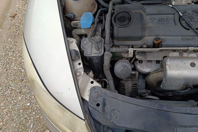 Used Skoda Octavia 2013 1.4TSI DSG Yijun Edition Engine Bay Right