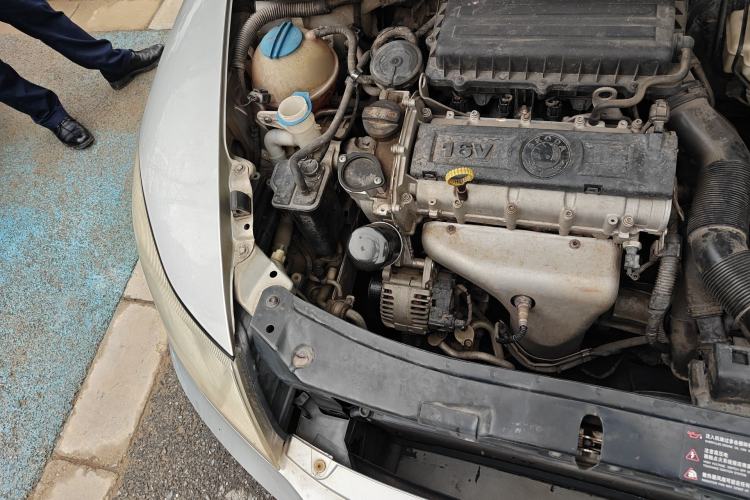 Used Skoda Octavia 2013 1.6L Automatic Yijie Edition Engine Bay Right