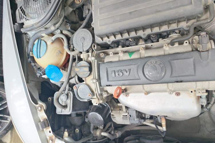 Used Skoda Octavia 2013 1.6L Manual Eado Edition Engine Bay Right