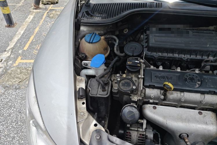 Used Skoda Octavia 2013 1.6L Automatic Yijun Edition Engine Bay Right