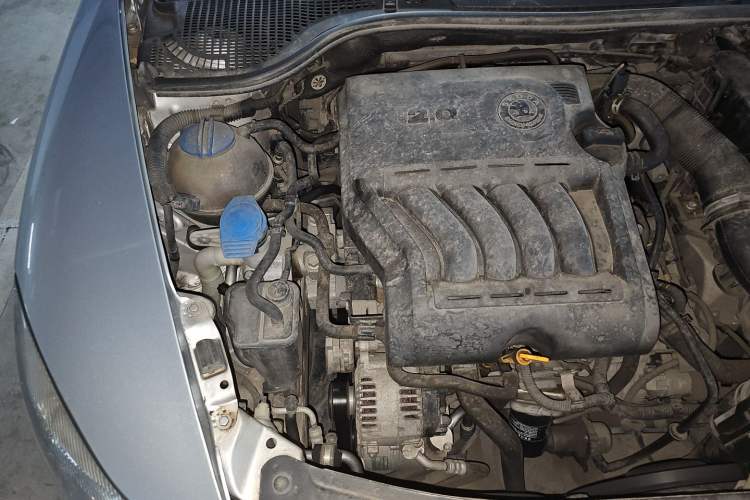 Used Skoda Octavia 2013 2.0L Automatic Yijie Edition Engine Bay Right