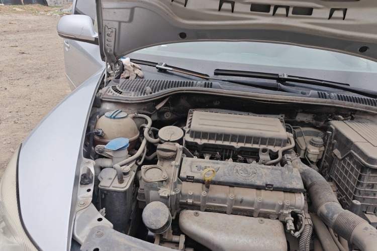 Used Skoda Octavia 2013 1.6L Automatic Elegance Edition Engine Bay Right