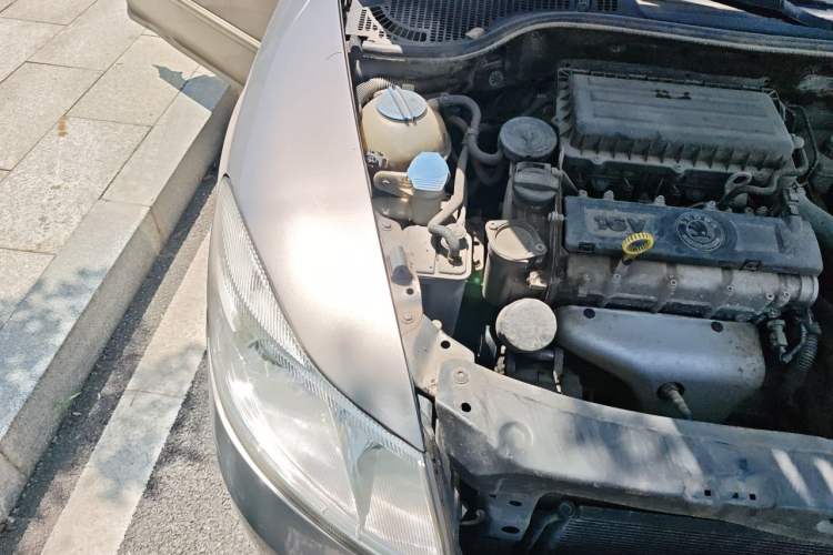 Used Skoda Octavia 2013 1.6L Automatic Yijun Edition Engine Bay Right