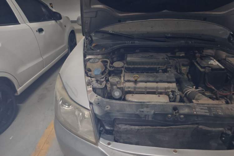Used Skoda Octavia 2013 1.6L Manual Yijie Edition Engine Bay Right