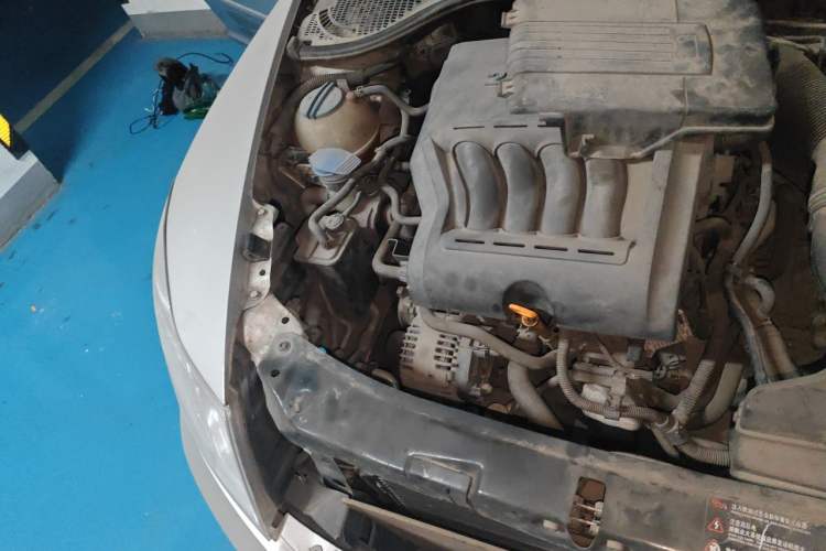 Used Skoda Octavia 2013 2.0L Automatic Yijie Edition Engine Bay Right