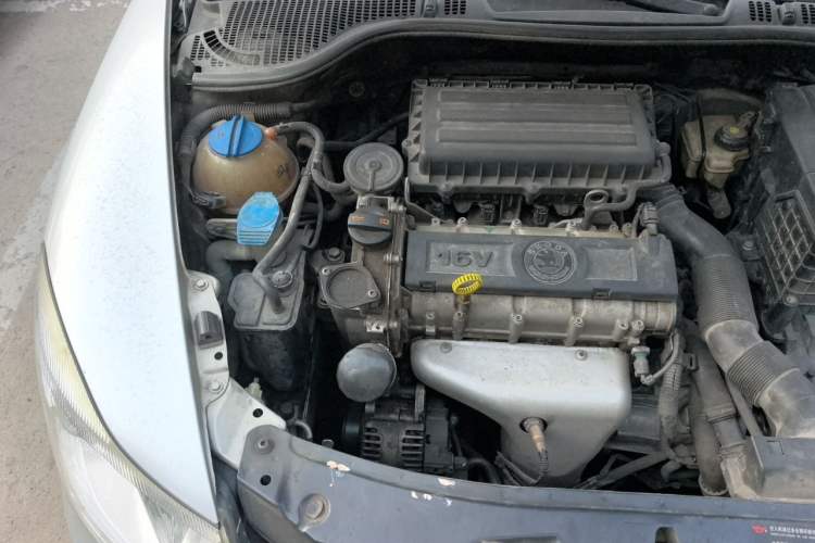 Used Skoda Octavia 2013 1.6L Automatic Yijie Edition Engine Bay Right