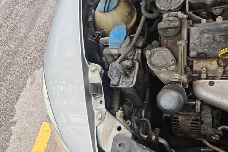 Used Skoda Octavia 2013 1.6L Manual Yijie Edition Engine Bay Right