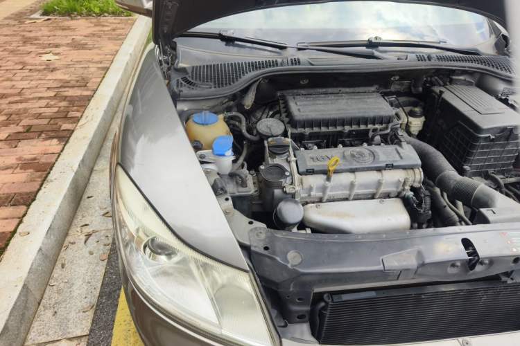 Used Skoda Octavia 2013 1.6L Automatic Elegance Edition Engine Bay Right