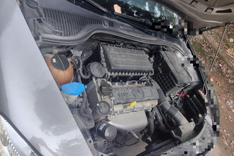 Used Skoda Octavia 2013 1.6L Automatic Yijun Edition Engine Bay Right