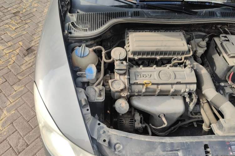 Used Skoda Octavia 2013 1.6L Manual Yijie Edition Engine Bay Right