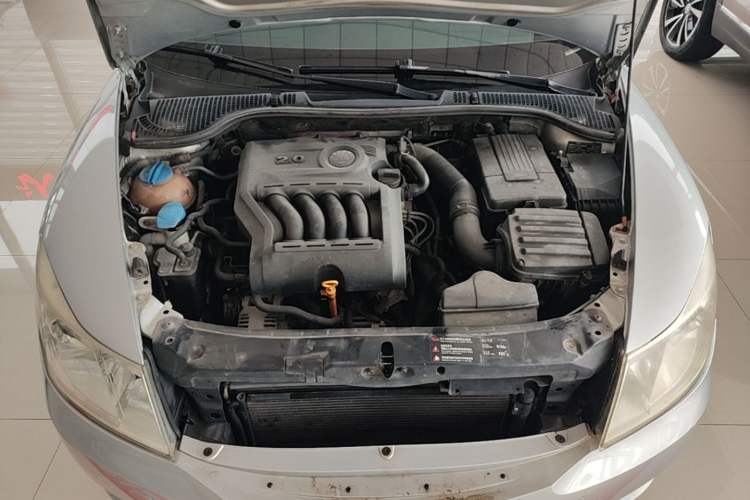 Used Skoda Octavia 2013 2.0L Automatic Yijie Edition Engine Bay
