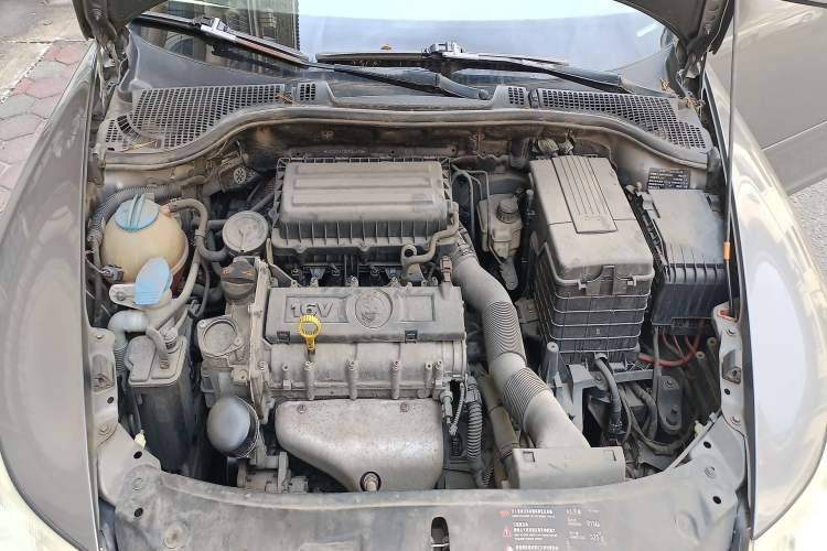 Used Skoda Octavia 2013 1.6L Automatic Yijie Edition Engine Bay