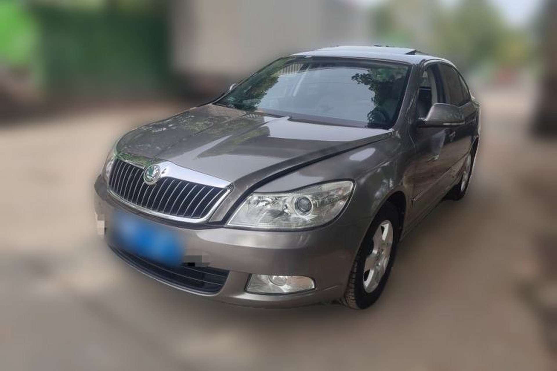 Used Skoda Octavia 2013 1.6L Automatic Yijun Edition Front Left 45 Deg