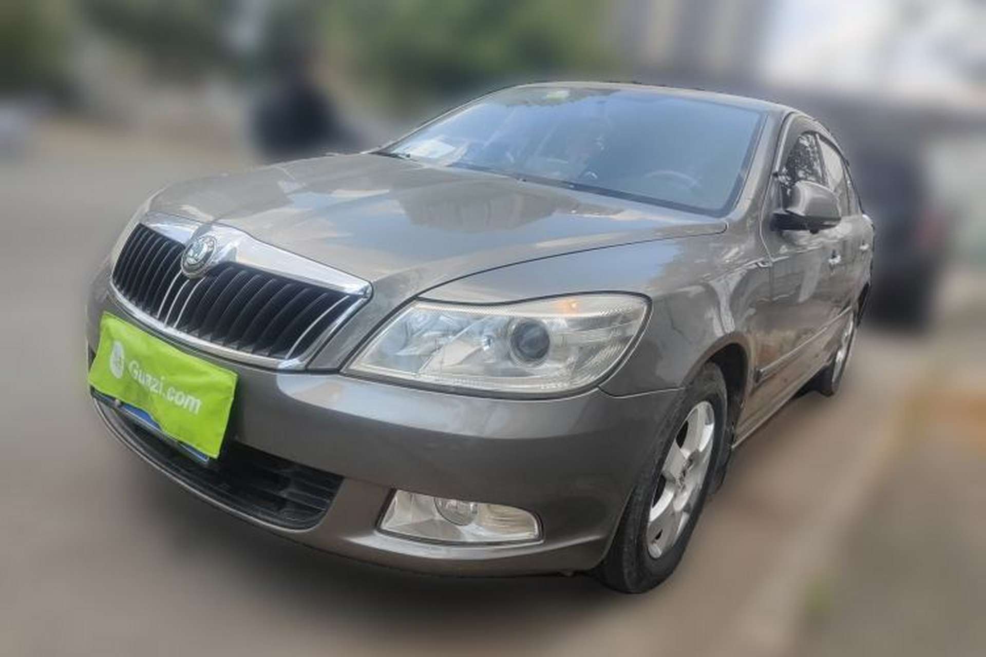 Used Skoda Octavia 2013 1.6L Manual Eado Edition Front Left 45 Deg