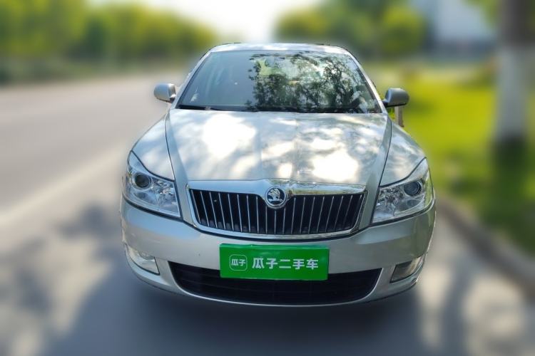 Used Skoda Octavia 2013 1.6L Manual Yijun Edition Front