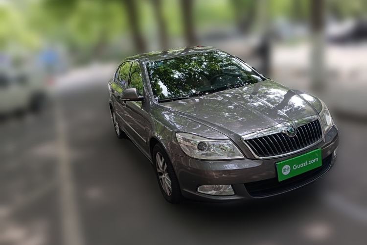 Used Skoda Octavia 2013 1.4TSI Manual Yijun Edition Front Right 45 Deg