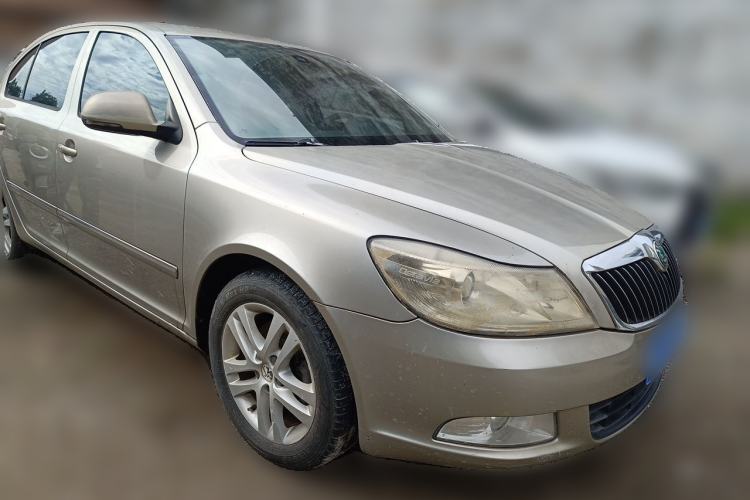 Used Skoda Octavia 2013 1.4TSI DSG Yijun Edition Front Right 45 Deg