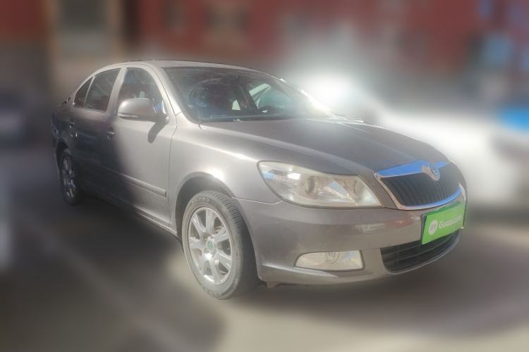 Used Skoda Octavia 2013 1.6L Automatic Yijie Edition Front Right 45 Deg