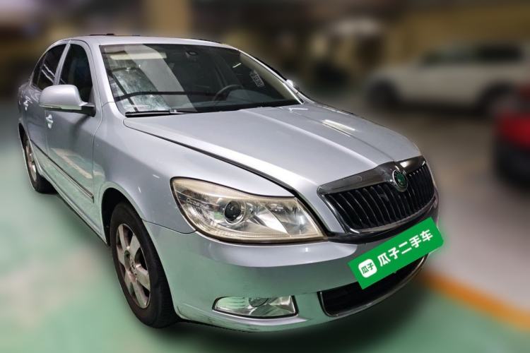 Used Skoda Octavia 2013 1.6L Automatic Yijun Edition Front Right 45 Deg