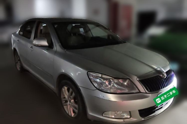 Used Skoda Octavia 2013 1.6L Automatic Yijun Edition Front Right 45 Deg