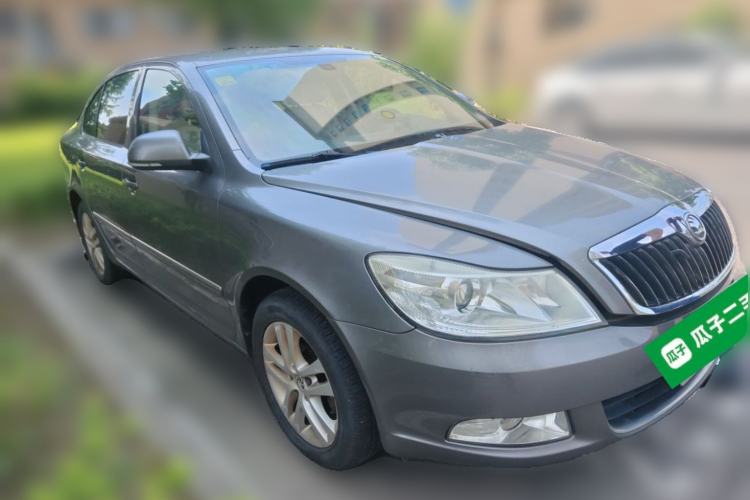 Used Skoda Octavia 2013 1.6L Automatic Yijun Edition Front Right 45 Deg