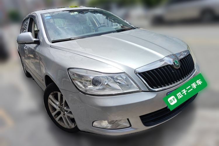 Used Skoda Octavia 2013 1.6L Automatic Yijun Edition Front Right 45 Deg