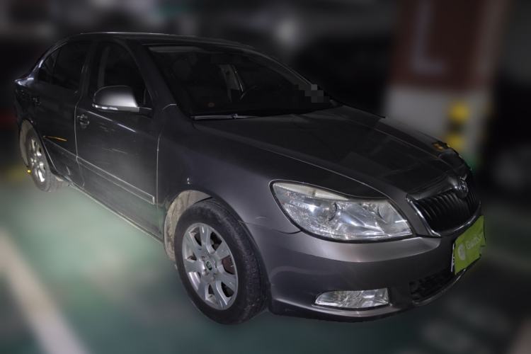 Used Skoda Octavia 2013 1.6L Automatic Yijie Edition Front Right 45 Deg