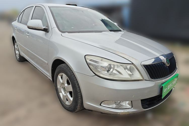 Used Skoda Octavia 2013 1.6L Automatic Elegance Edition Front Right 45 Deg