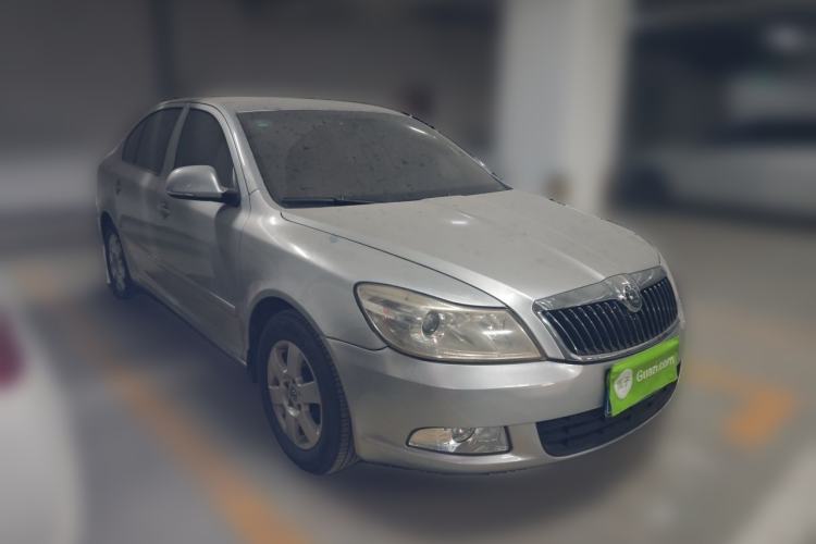 Used Skoda Octavia 2013 1.6L Manual Yijie Edition Front Right 45 Deg