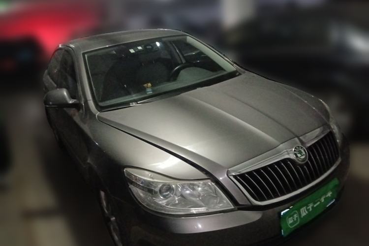 Used Skoda Octavia 2013 1.4TSI DSG Yijun Edition Front Right 45 Deg