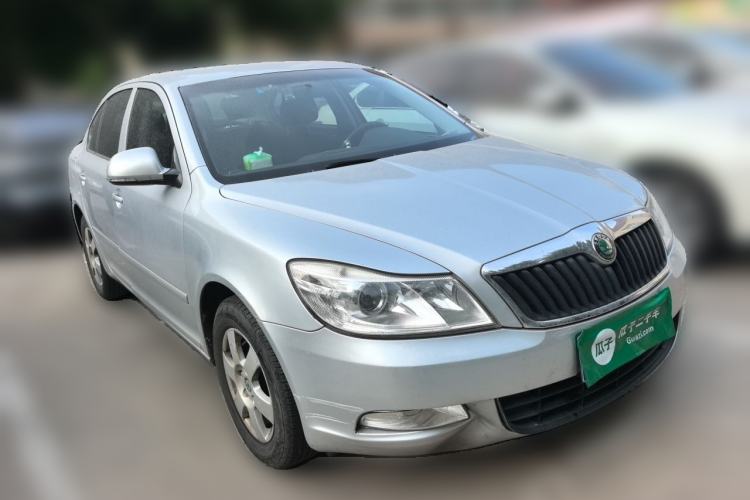 Used Skoda Octavia 2013 1.6L Automatic Yijie Edition Front Right 45 Deg
