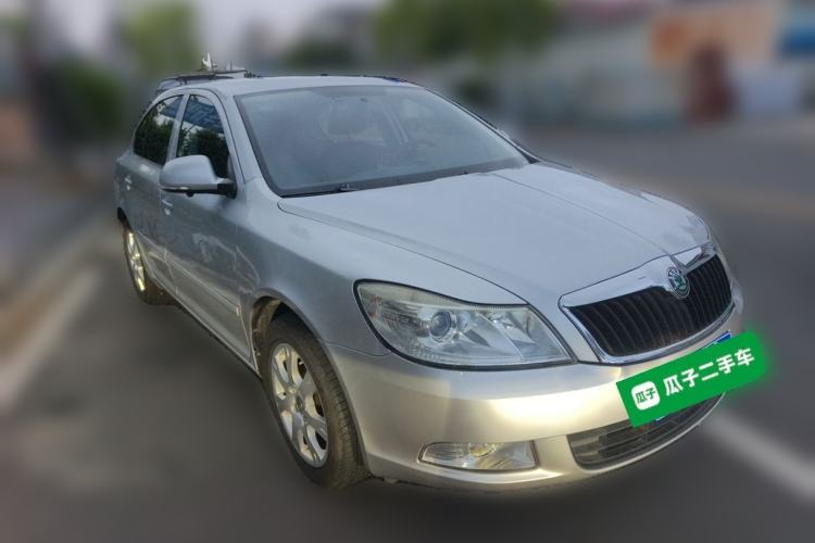 Used Skoda Octavia 2013 1.6L Automatic Yijie Edition Front Right 45 Deg