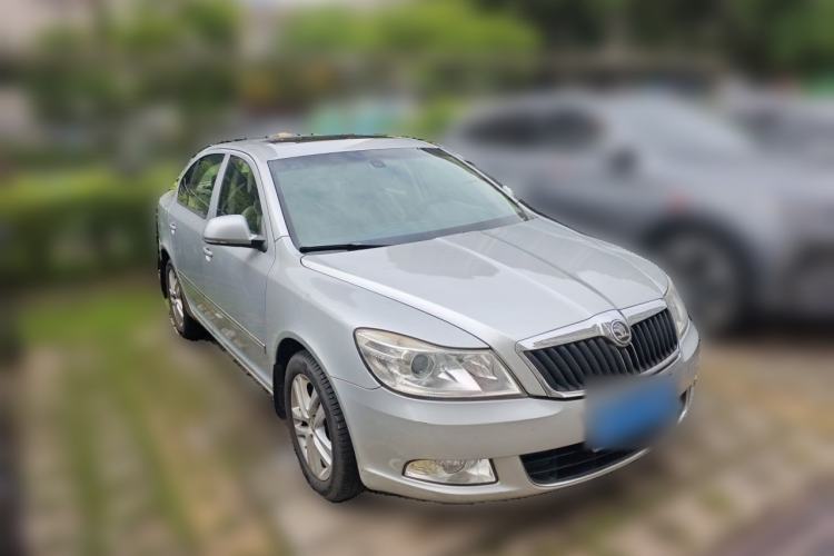 Used Skoda Octavia 2013 1.6L Automatic Yijun Edition Front Right 45 Deg