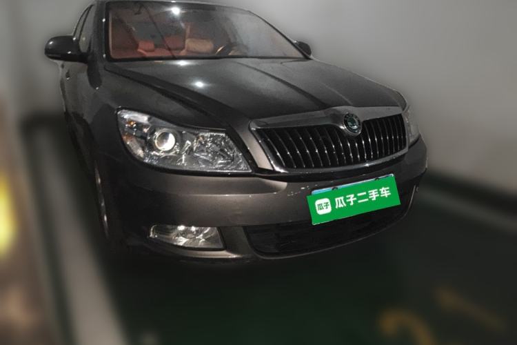 Used Skoda Octavia 2013 1.6L Automatic Yijie Edition Front Right 45 Deg
