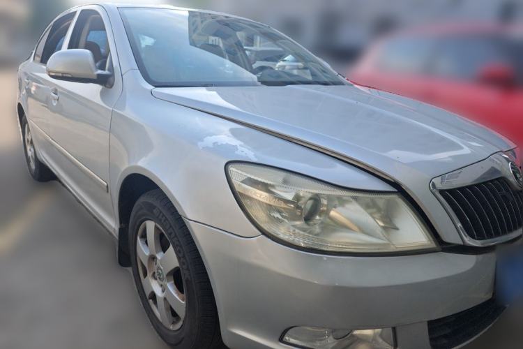 Used Skoda Octavia 2013 1.6L Automatic Yijun Edition Front Right 45 Deg