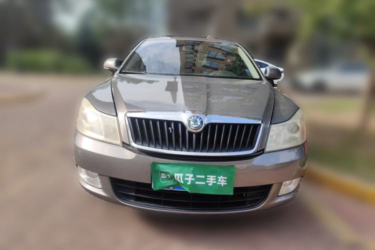 Used Skoda Octavia 2013 1.6L Manual Yijie Edition Front