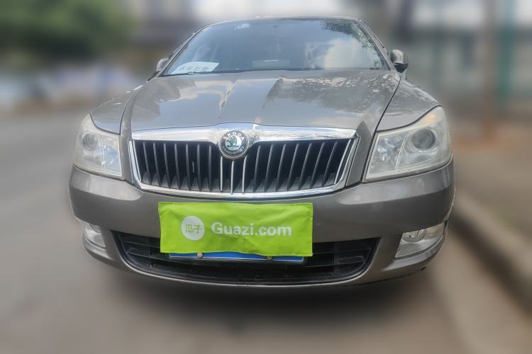 Used Skoda Octavia 2013 1.6L Manual Eado Edition Front