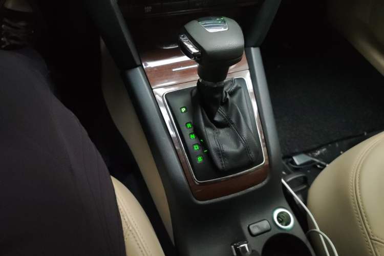 Used Skoda Octavia 2013 1.6L Automatic Yijun Edition Gear Lever