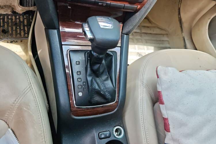 Used Skoda Octavia 2013 1.6L Automatic Yijun Edition Gear Lever