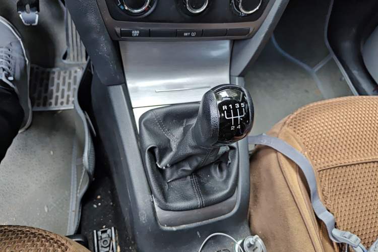 Used Skoda Octavia 2013 2.0L Manual Yijie Version Gear Lever