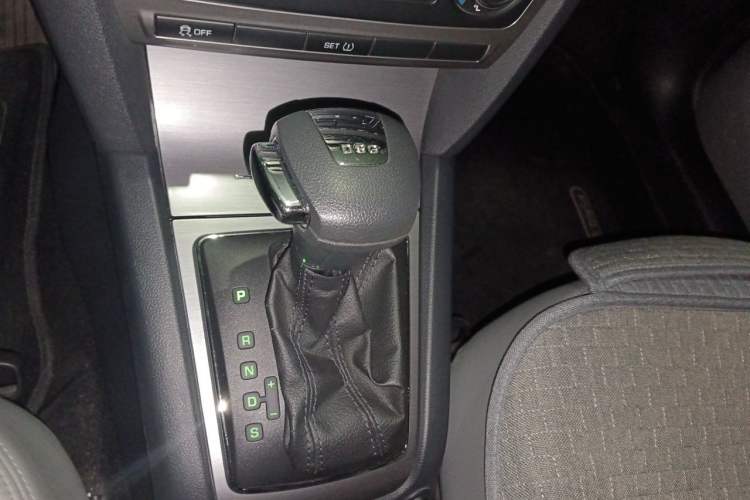 Used Skoda Octavia 2013 1.4TSI DSG Yijun Edition Gear Lever