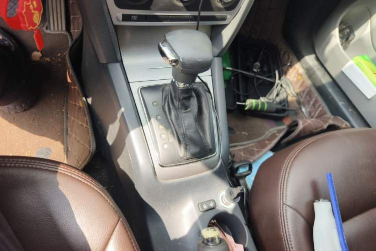 Used Skoda Octavia 2013 1.6L Automatic Elegance Edition Gear Lever