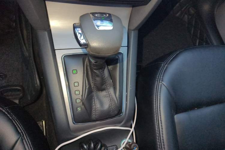 Used Skoda Octavia 2013 1.6L Automatic Yijie Edition Gear Lever