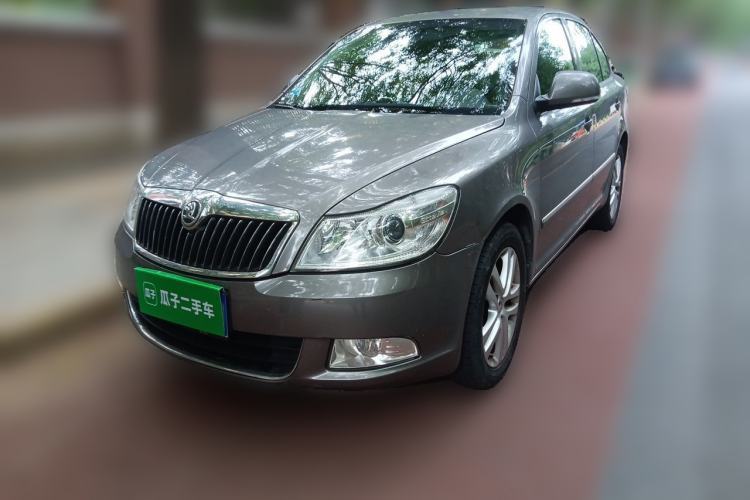 Used Skoda Octavia 2013 1.6L Automatic Yijun Edition Guazi used car, China used car export, Used car for sale, Used cars, Cheapest cars for sale