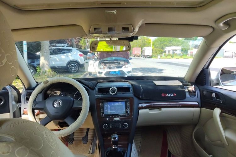 Used Skoda Octavia 2013 1.6L Manual Yijun Edition Headliner