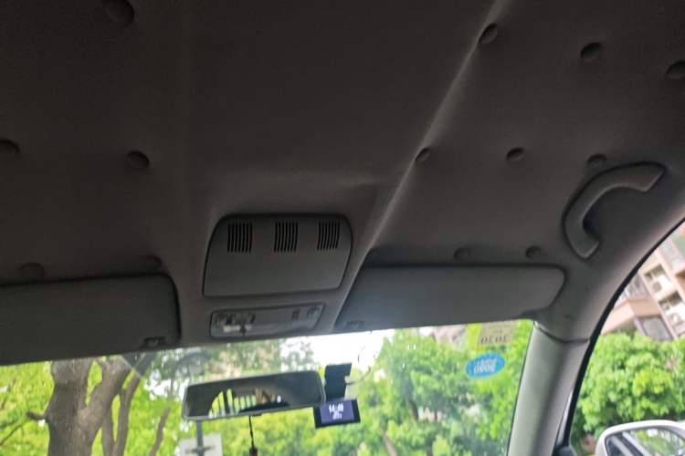 Used Skoda Octavia 2013 1.6L Manual Yijie Edition Headliner