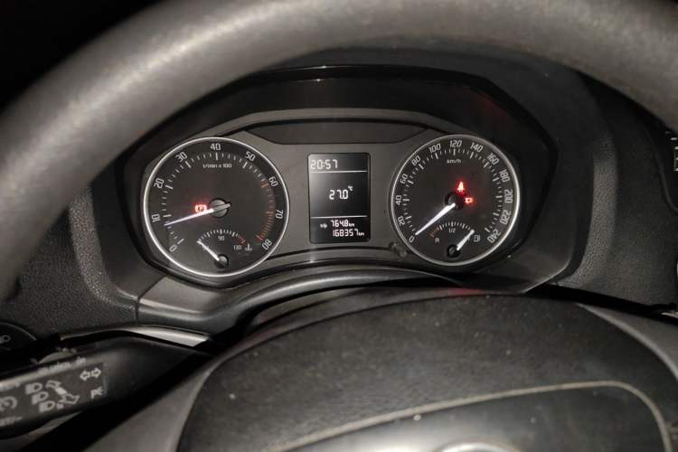 Used Skoda Octavia 2013 1.6L Manual Yijie Edition Instrument Cluster