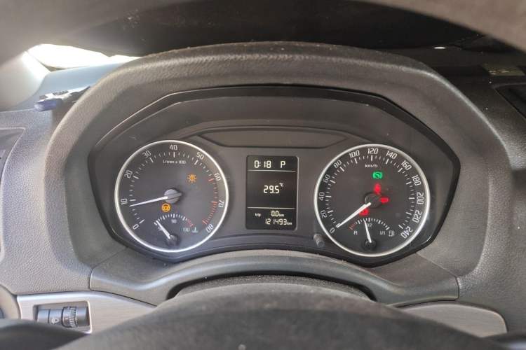 Used Skoda Octavia 2013 1.6L Automatic Elegance Edition Instrument Cluster