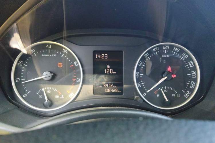 Used Skoda Octavia 2013 1.6L Manual Yijun Edition Instrument Cluster