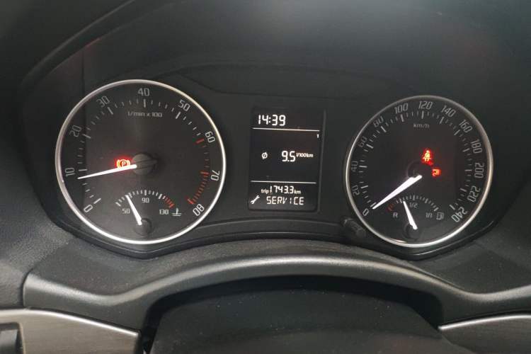 Used Skoda Octavia 2013 1.6L Manual Yijie Edition Instrument Cluster